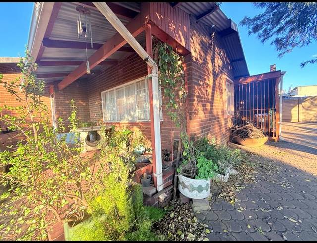 3 BEDROOM HOUSE FOR SALE IN VANDERBIJLPARK CW 5